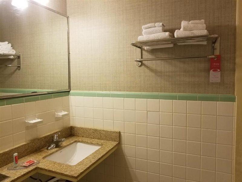 Econo Lodge Newton Falls Екстер'єр фото