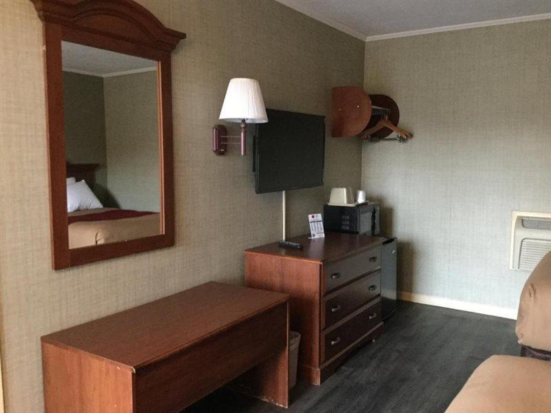 Econo Lodge Newton Falls Екстер'єр фото