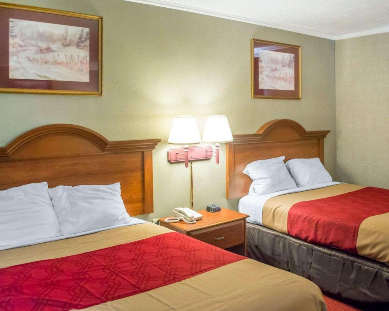 Econo Lodge Newton Falls Екстер'єр фото