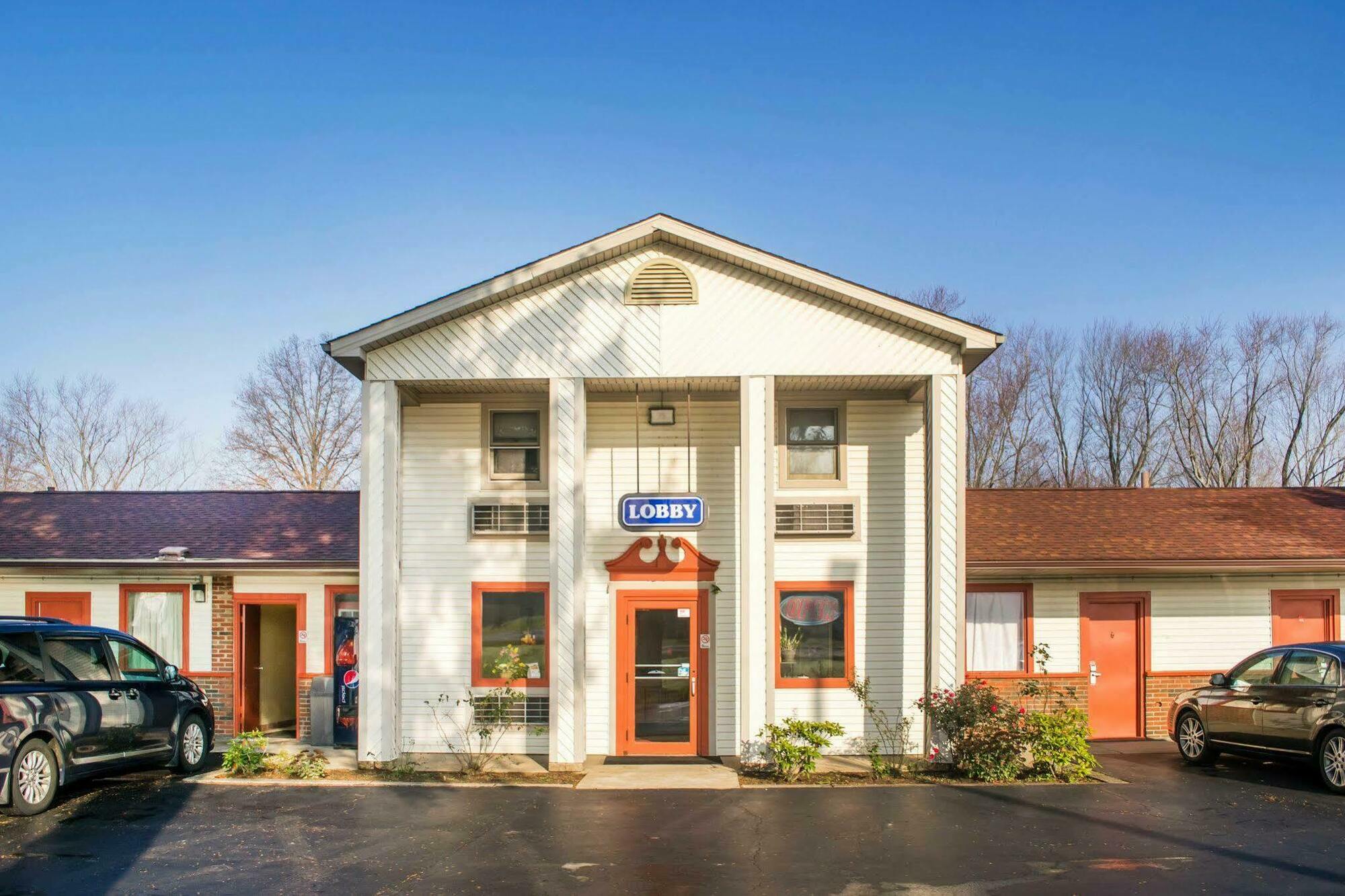 Econo Lodge Newton Falls Екстер'єр фото
