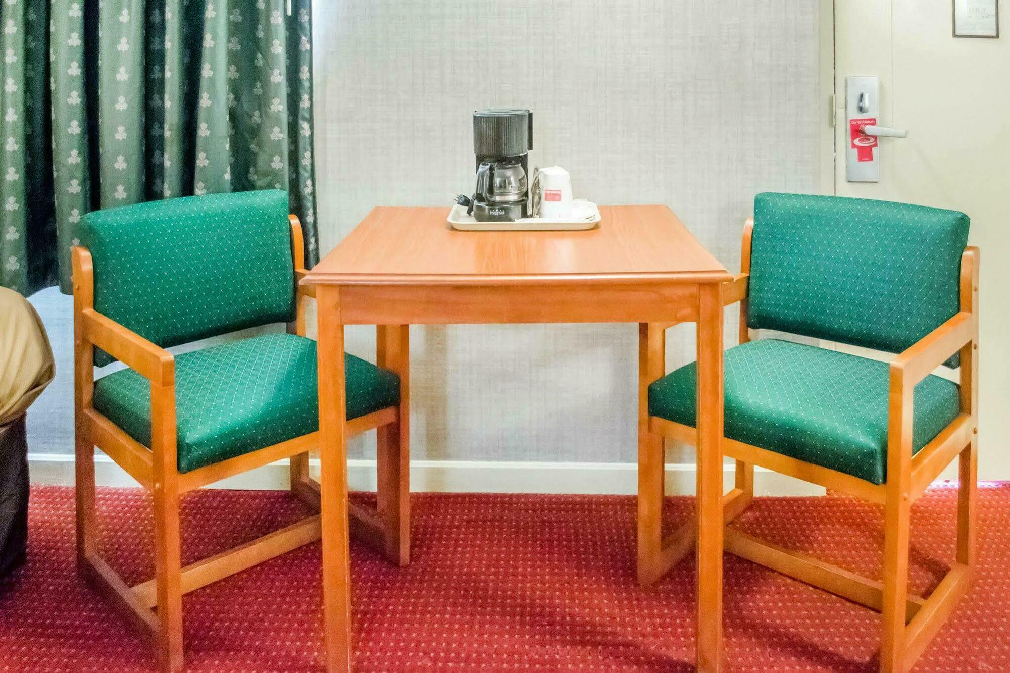 Econo Lodge Newton Falls Екстер'єр фото