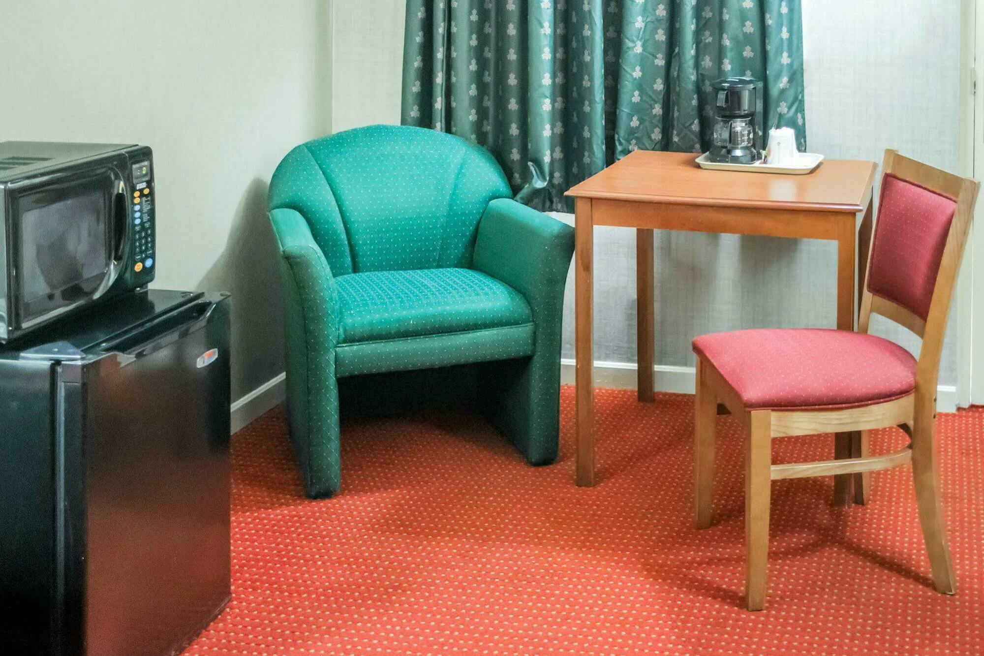 Econo Lodge Newton Falls Екстер'єр фото
