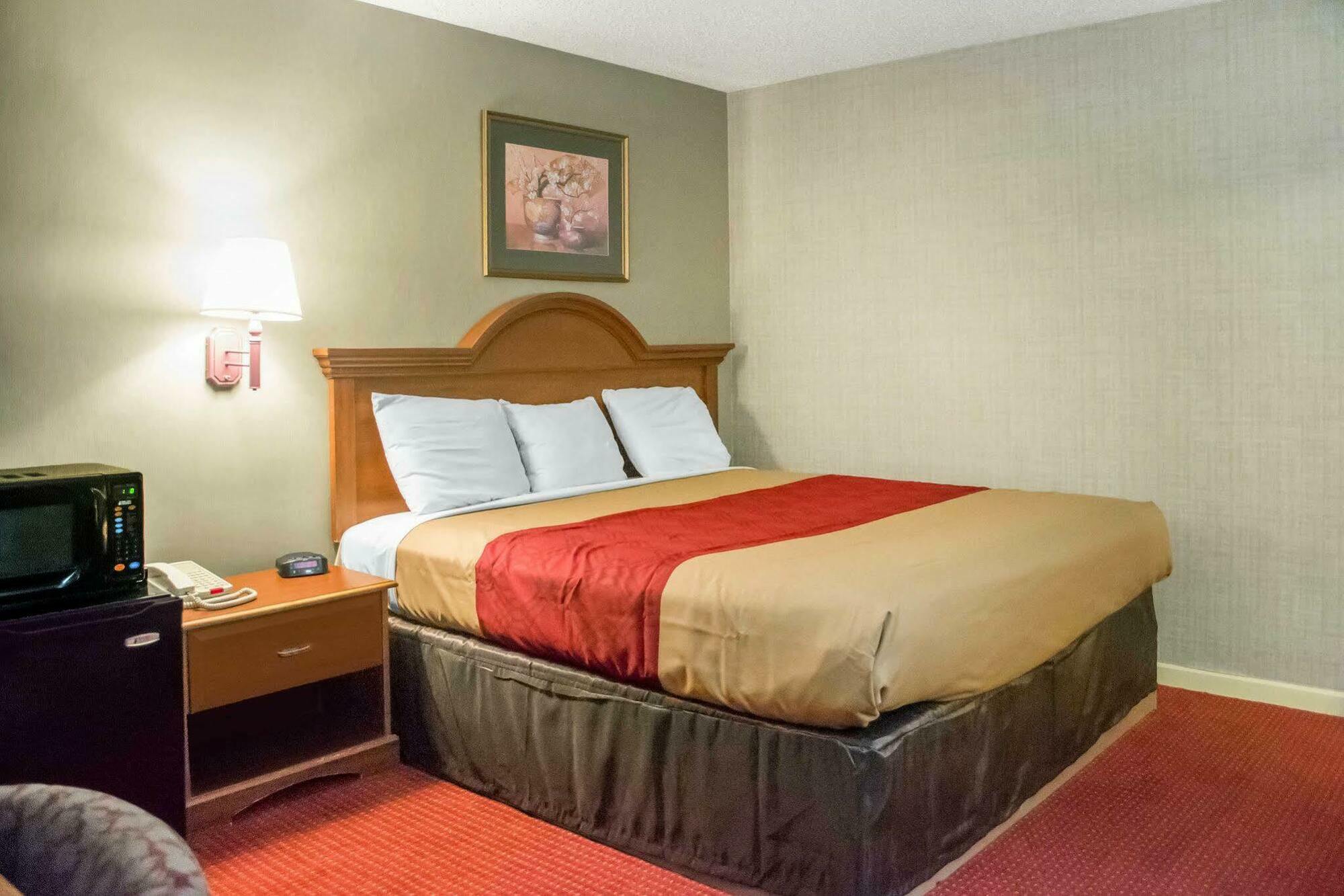 Econo Lodge Newton Falls Екстер'єр фото